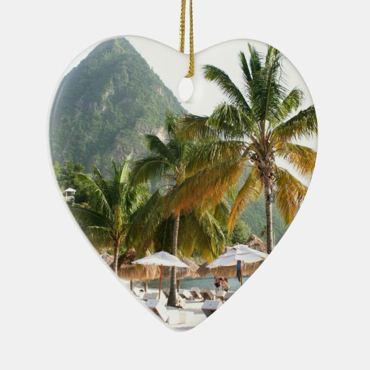 Sun-Betten auf einem Strand nahe den Pitons in St Keramikornament (Rechts)