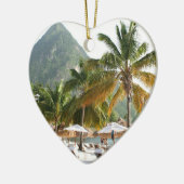 Sun-Betten auf einem Strand nahe den Pitons in St Keramikornament (Links)