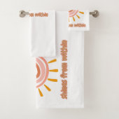 Sun Boho Art: "Shine from within" quote for self-e Badhandtuch Set (Insitu)