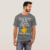 Sun Conure Parakeet Papagei bitten Schrei T-Shirt (Vorne ganz)