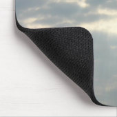 Sun, der durch Wolken Mousepad scheint (Ecke)