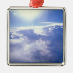 Sun, der durch Wolken shinning ist Silbernes Ornament