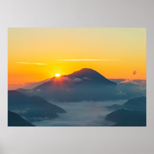 Sun, Gipfel hinter Uršlja gora, Slowenien Poster (Vorne)