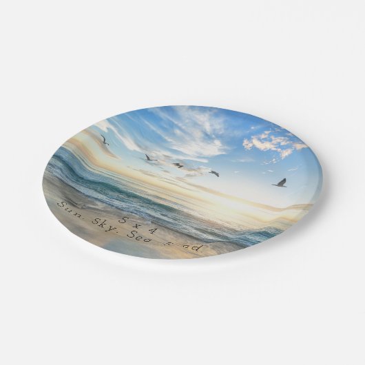 Sun. Himmel. Meer. Sand. Strand-Szene Pappteller (Schrägansicht)