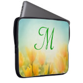 Sun Kissed Yellow Tulips Monogram 15" Laptop Case (Vorne Rechts)