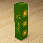 Sun of May Motif Weingeschenkbox Wein-Geschenkverpackung<br><div class="desc">Mit dieser schönen "Sonne des Mai", die Sonnenstrahlen auf einer Weingeschenkbox ausstrahlt, bedanken Sie sich. Der Text auf der Seite sowie der Text auf dem Kasten sind vollständig anpassbar und können an Ihre Bedürfnisse angepasst werden. Eine kleine Geschichte über das Sonnenmotiv: Die Sonne, die Sonne des Mai genannt wird (Spanisch:...</div>