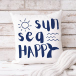 Sun Sea Happy Whale Waves Beach Typografie Kissen<br><div class="desc">Fun,  Strand Thema Baumwolle werfen Kissen zeigt "Sonne Meer glücklich" Typografie in nautischen Marine blau mit einem Wal-Schwanz,  Ozeanwellen und Sonnenschein Doodles. Ideal für küstennahe und tropische Dekorationsstile und Zuhause.</div>