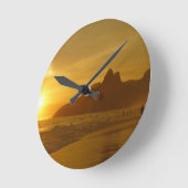 Sun Set at Ipanema Beach Brazil Runde Wanduhr (Winkel)