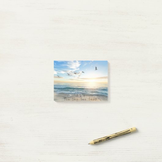 Sun. Sky. Meer. Sand. Strand Szene Post-it Klebezettel (Auf Schreibtisch)
