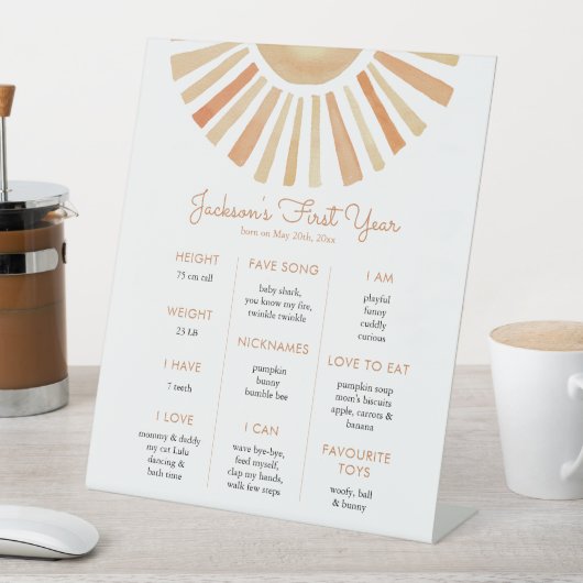 Sun Sunshine First Birthday Milestone Poster Sockelschild (In Situ)