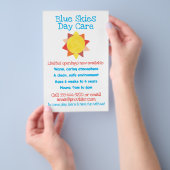 Sun Theme Kinderbetreuung Flyer (Handgriff)