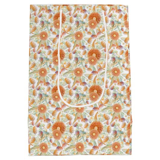 Sunburned Wattle and Eucalyptus Blooms Wrapping Pa Mittlere Geschenktüte (Rückseite)