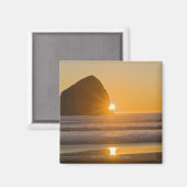 Sunburst und Haystack Rock am Kap Kiwanda Magnet (Vorderseite/Rückseite)
