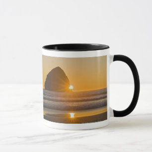 Sunburst und Haystack Rock am Kap Kiwanda Tasse