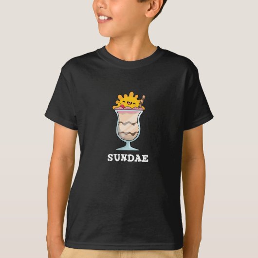 Sundae Funny Sunday Ice Cream Pun Dark BG T-Shirt (Vorderseite)