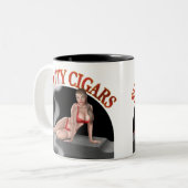 Sünden-Stadt-Zigarren-"Bikini-Mädchen-" Tasse (Vorderseite Links)