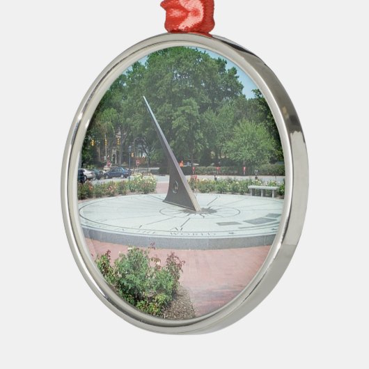 Sundial an Morehead Planetarium, Chapel Hill, NC Silbernes Ornament (Links)