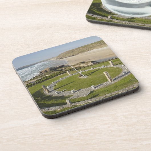 Sundial and Perran Beach, Perranporth, Cornwall Getränkeuntersetzer (Linke Seite)