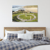 Sundial and Perran Beach, Perranporth, Cornwall Leinwanddruck (Insitu (Schlafzimmer))