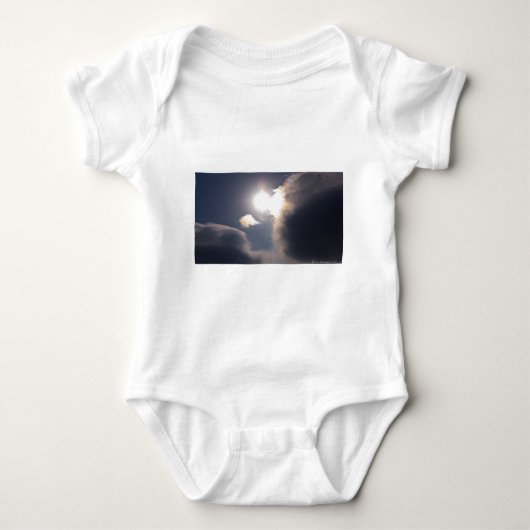 Sundog Rainbow Cloud Burst Apparel and Gifts Baby Strampler (Vorderseite)