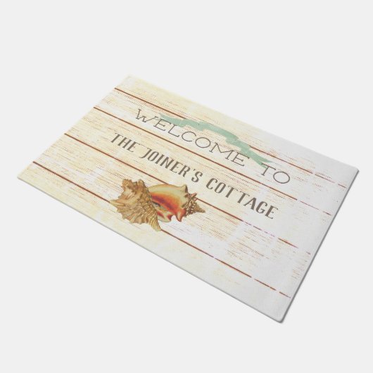 SunFade Rustic Beach Hütte Willkommen Fußmatte (Schrägansicht)