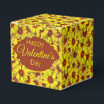 Sunflower Favor Gift Box Geschenkschachtel<br><div class="desc">Add a touch of charm to your gift wrapping supplies with this sunflower gift box. This sunflower design emphasizes vibrant amber through the color scheme.</div>