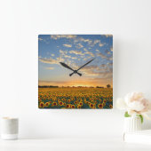 Sunflower Field at Sunset Quadratische Wanduhr (Zuhause)