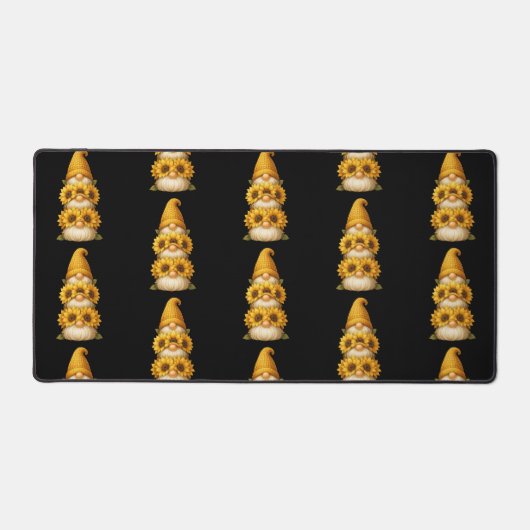 Sunflower Gnome Hidden Smiles Beneath the Golden Schreibtischunterlage (Vorderseite)