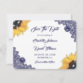 Sunflower Navy Blue Floral Lace Rustic Wedding Ankündigung (Rückseite)