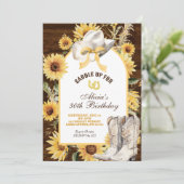 Sunflower Rustic Boots Birthday Einladung (Stehend Vorderseite)
