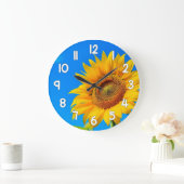 Sunflower Wall Clock Blue Background Floral Decor Große Wanduhr (Zuhause)