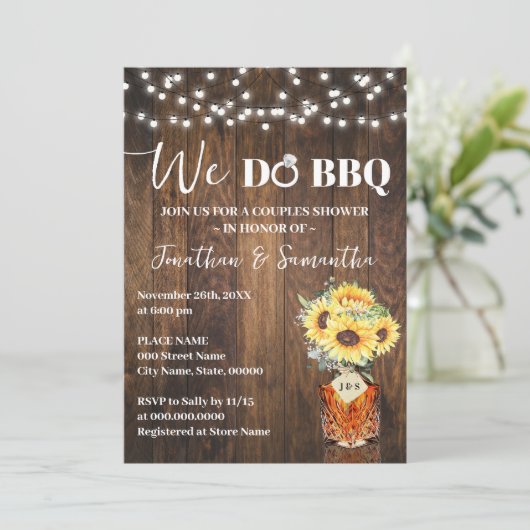 Sunflowers We do BBQ Couple Shower Country Wedding Einladung (Stehend Vorderseite)