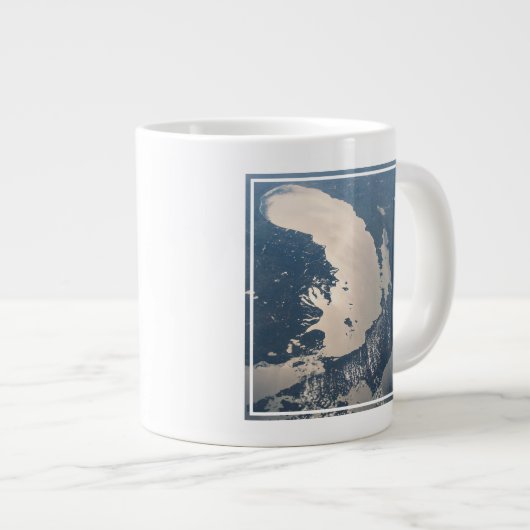 Sunglint Beams Off Lake Michigan Jumbo-Tasse (Vorderseite Rechts)