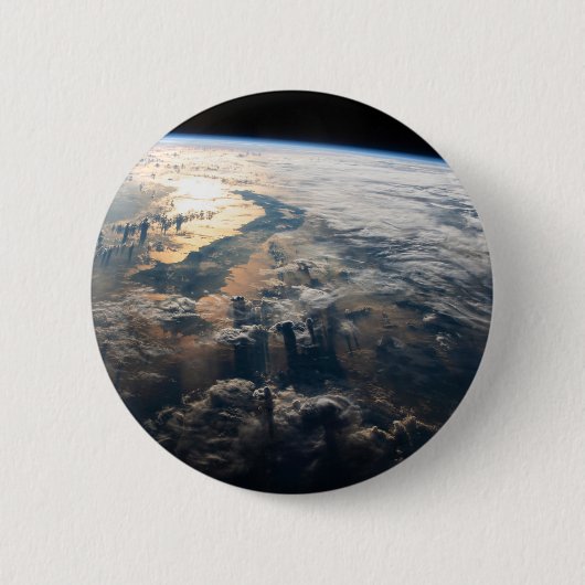 Sunglint blickt vor Celebes Meer in Südostasien Button (Vorderseite)