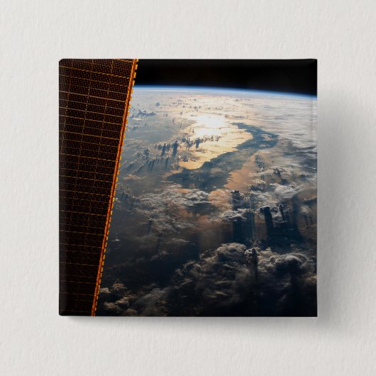 Sunglint blickt vor Celebes Meer in Südostasien Button (Vorderseite)