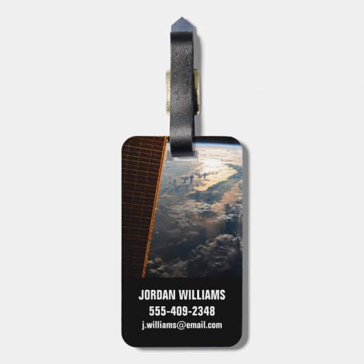 Sunglint blickt vor Celebes Meer in Südostasien Gepäckanhänger (Rückseite vertikal)