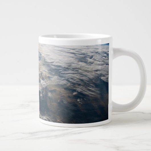 Sunglint blickt vor Celebes Meer in Südostasien Jumbo-Tasse (Rechts)