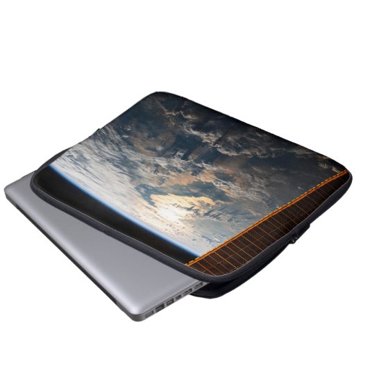 Sunglint blickt vor Celebes Meer in Südostasien Laptopschutzhülle (Vorne Knopf)