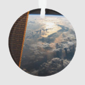 Sunglint blickt vor Celebes Meer in Südostasien Ornament (Rückseite)