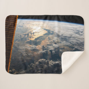 Sunglint blickt vor Celebes Meer in Südostasien Sherpadecke