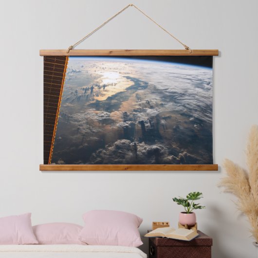 Sunglint blickt vor Celebes Meer in Südostasien Wandteppich Mit Holzrahmen (Schlafzimmer)