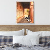 Sunlit Archway – Serene Mediterranean Canvas Leinwanddruck (Insitu (Schlafzimmer))