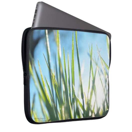 Sunlit Blades Laptopschutzhülle (Vorne Rechts)