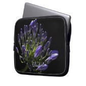 Sunlit Blooming Lila Agapanthus, Afrikanische Lily Laptopschutzhülle (Vorderseite Links)