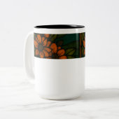 Sunlit Blooms Beneath the Peaks Zweifarbige Tasse (Vorderseite Links)