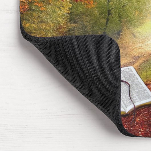 Sunlit Fall Pathway und Bibel Mousepad (Ecke)