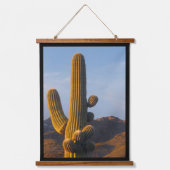 Sunlit Saguaro Cactus Wandteppich Mit Holzrahmen (Vorderseite)