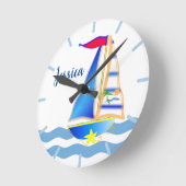 Sunny Sailing Day Custom Runde Wanduhr (Winkel)