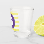 Sunny Yellow Striped Purple Monogram Schnapsglas (Rechts)