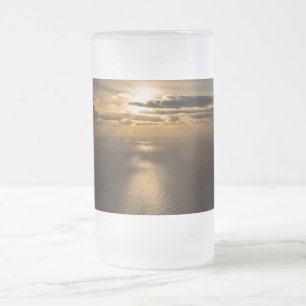 Sunrise above the Atlantic ocean Mattglas Bierglas